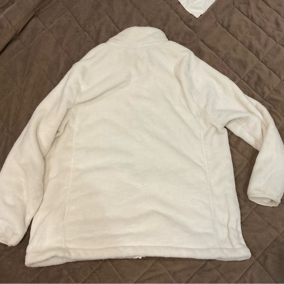 Lands' End Soft White Plush Faux Fur Jacket - Full Zip - Picture 4 of 7